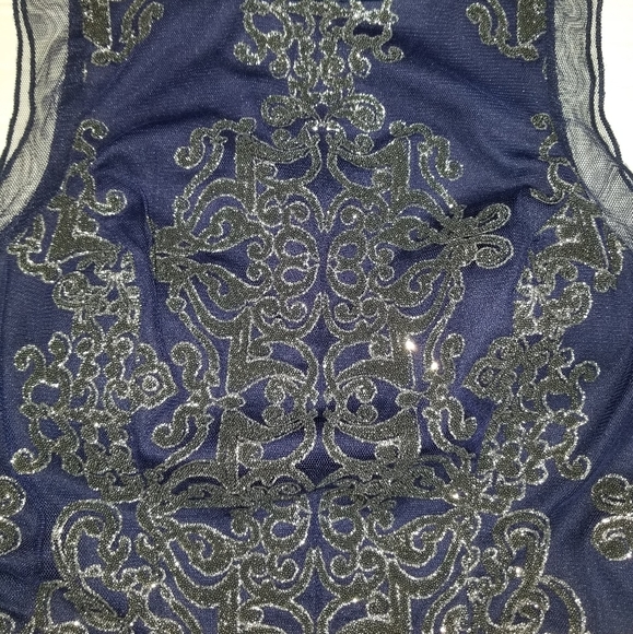 SPEECHLESS royal blue damask velvet crop top - Picture 3 of 8